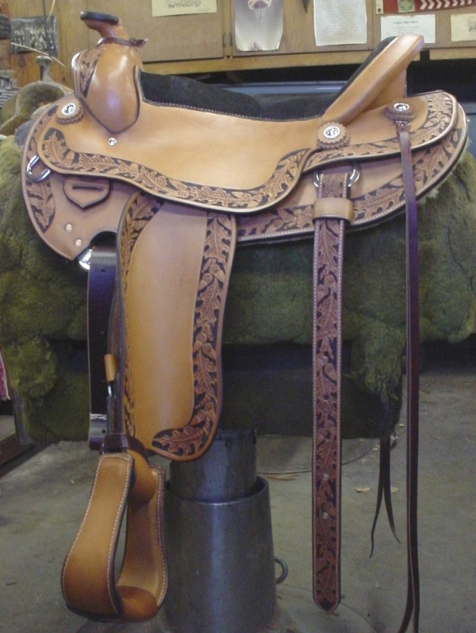 Round Skirted Trail Saddle